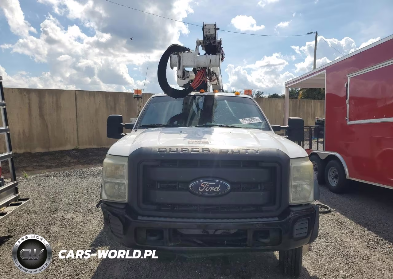 2012 Ford F550 Super Duty Bucket Truck VIN:1FDUF5GTXCEB11137 - 5