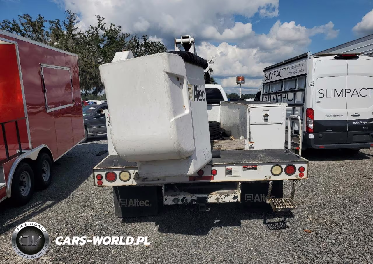 2012 Ford F550 Super Duty Bucket Truck VIN:1FDUF5GTXCEB11137 - 6