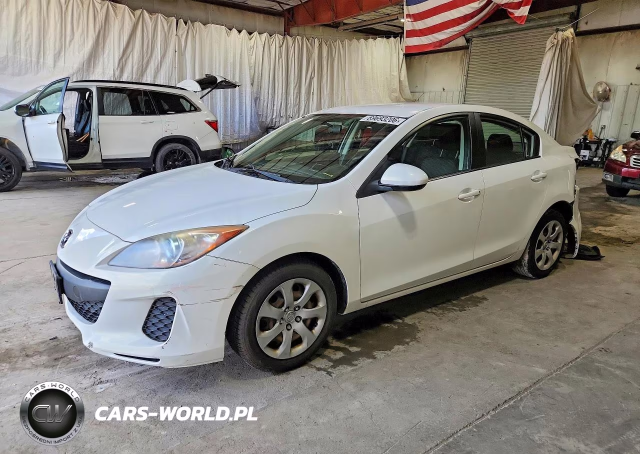 2013 Mazda 3 I