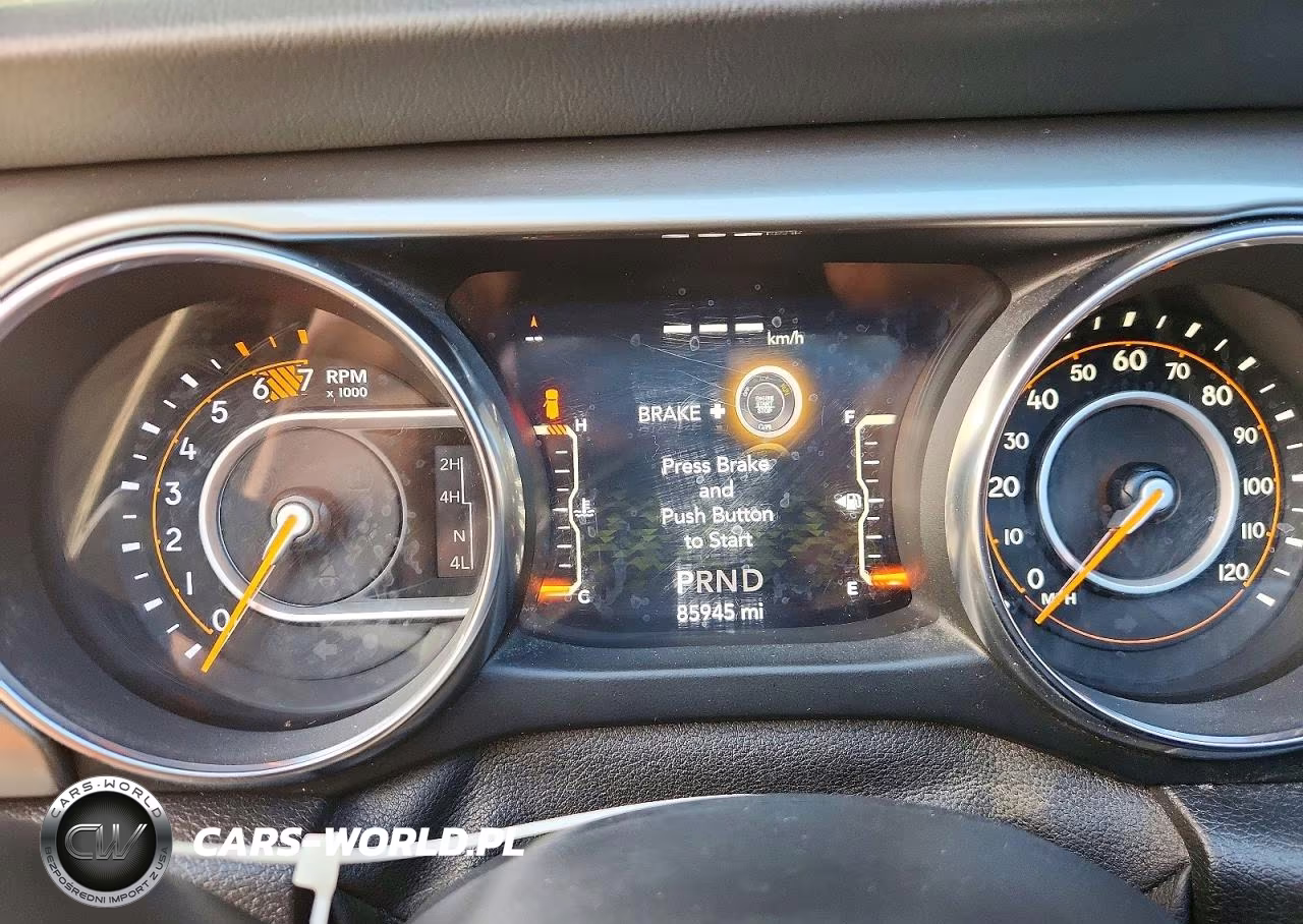 2019 Jeep Wrangler Unlimited Sahara VIN:1C4HJXEN6KW624656 - 9