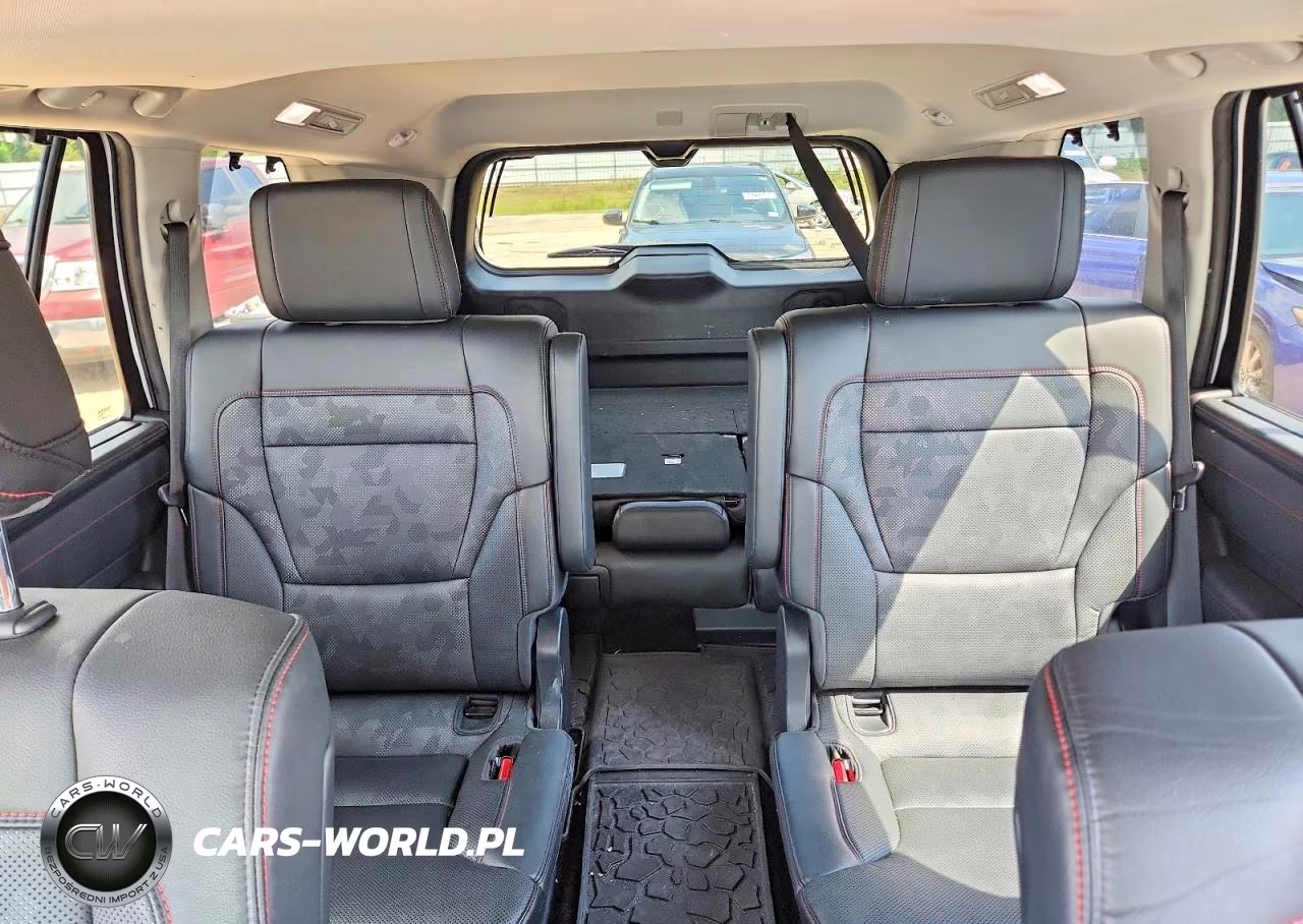 2023 Toyota Sequoia Trd Pro VIN:7SVAAABA4PX017386 - 10