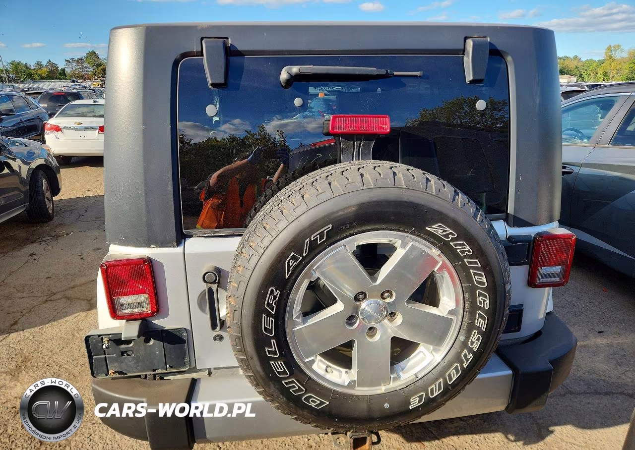 2008 Jeep Wrangler Unlimited Sahara VIN:1J8GA59198L652431 - 6