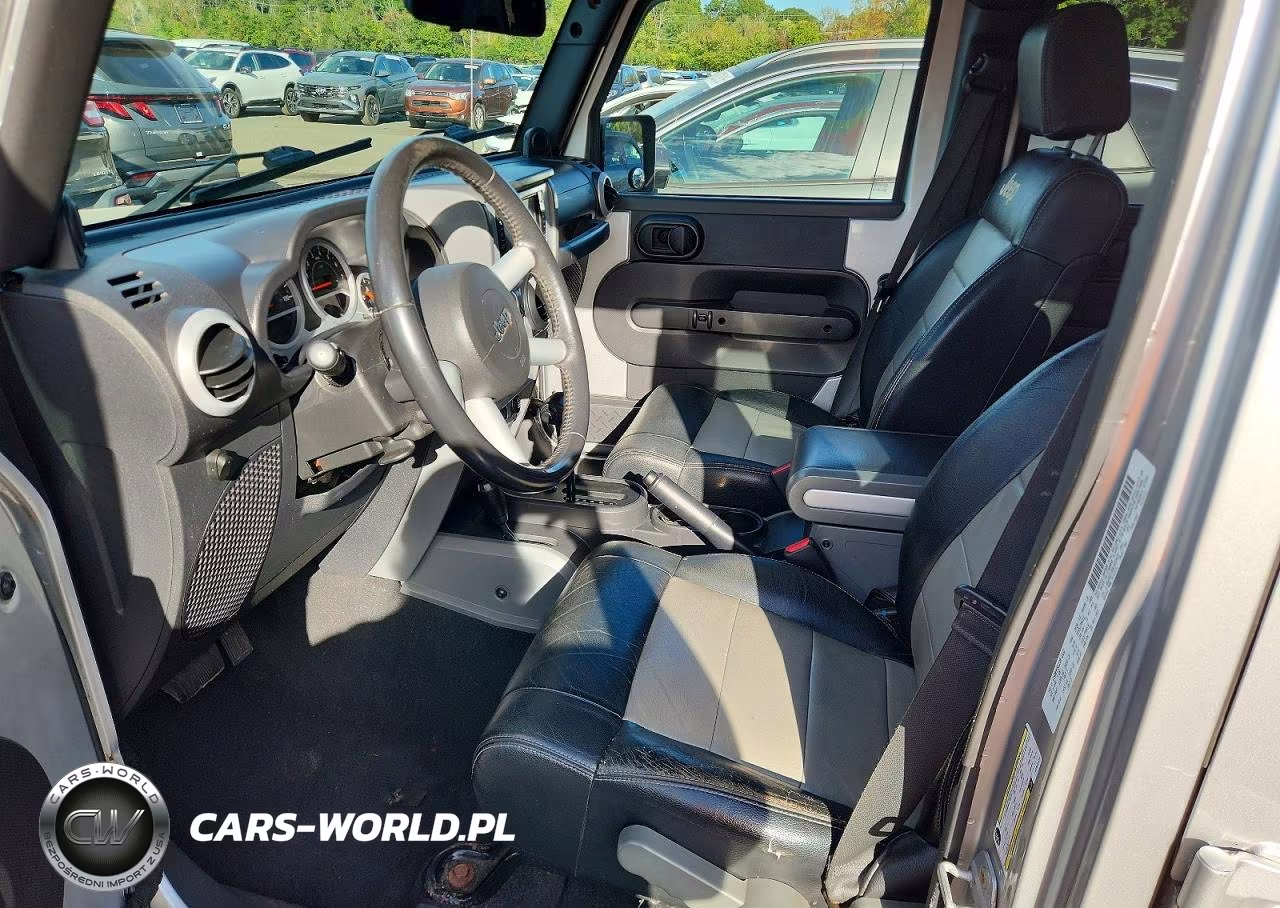 2008 Jeep Wrangler Unlimited Sahara VIN:1J8GA59198L652431 - 7