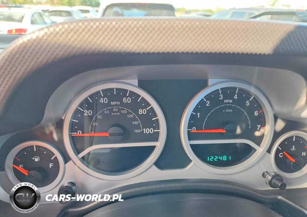 2008 Jeep Wrangler Unlimited Sahara VIN:1J8GA59198L652431 - 9