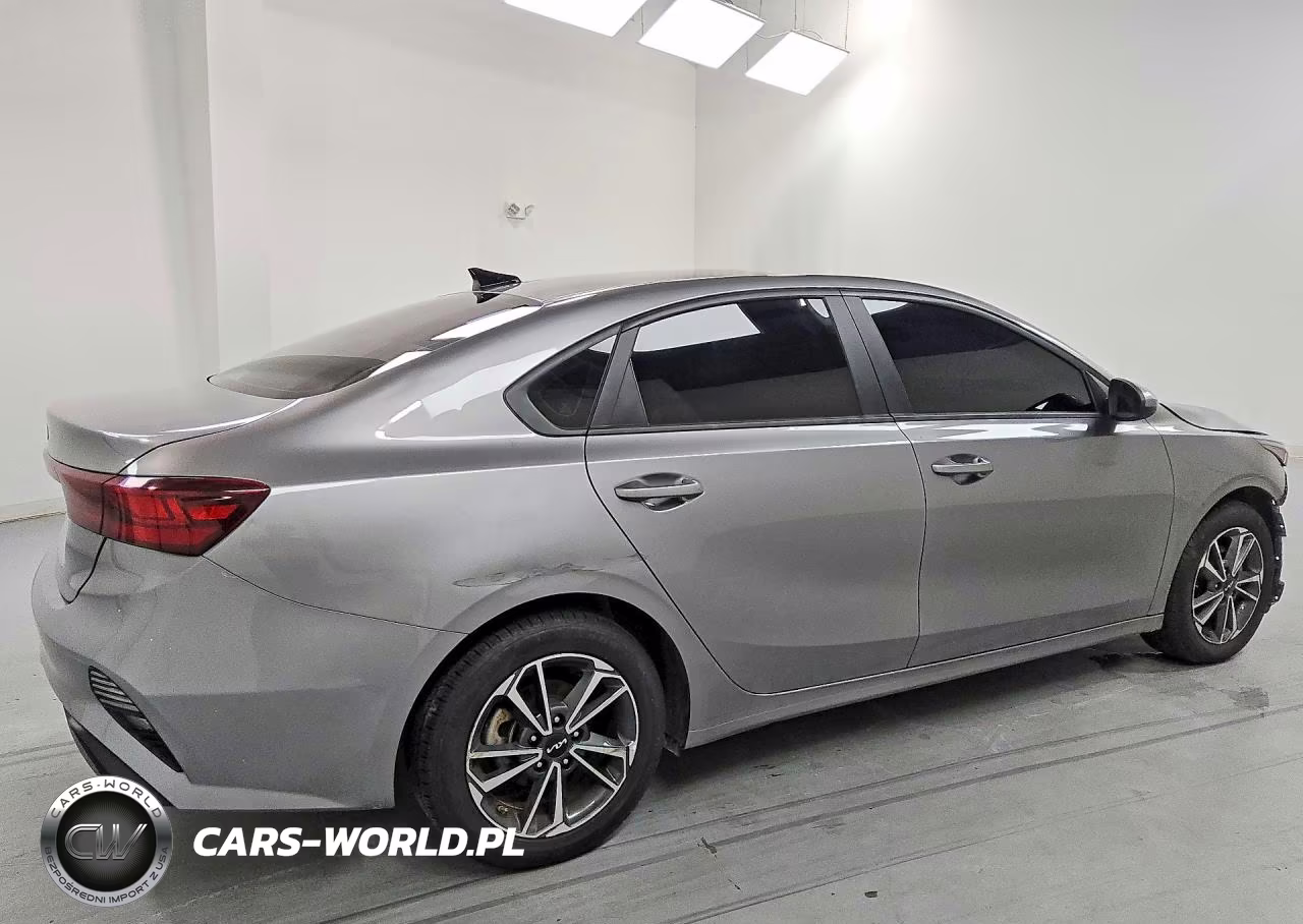 2023 Kia Forte Lxs VIN:3KPF24AD0PE622385 - 3