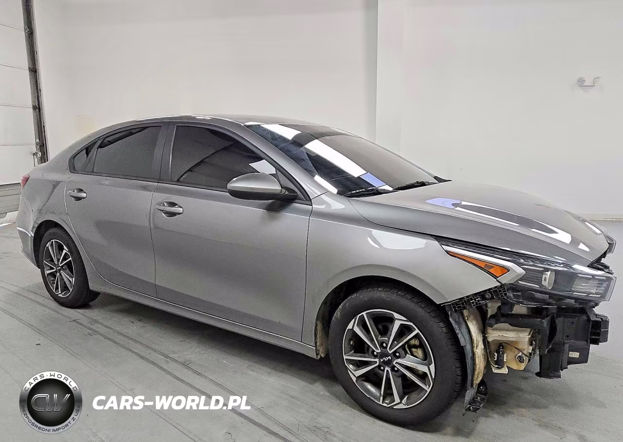 2023 Kia Forte Lxs VIN:3KPF24AD0PE622385 - 4