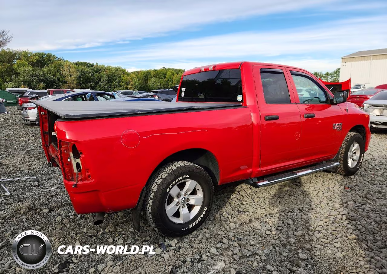 2019 Ram 1500 Classic Tradesman VIN:1C6RR7FG7KS547856 - 3