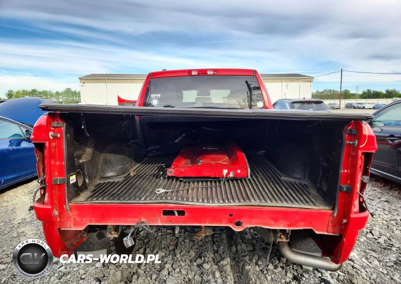 2019 Ram 1500 Classic Tradesman VIN:1C6RR7FG7KS547856 - 6
