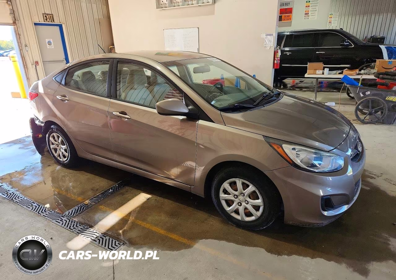 2013 Hyundai Accent Gls VIN:KMHCT4AE8DU279519 - 4