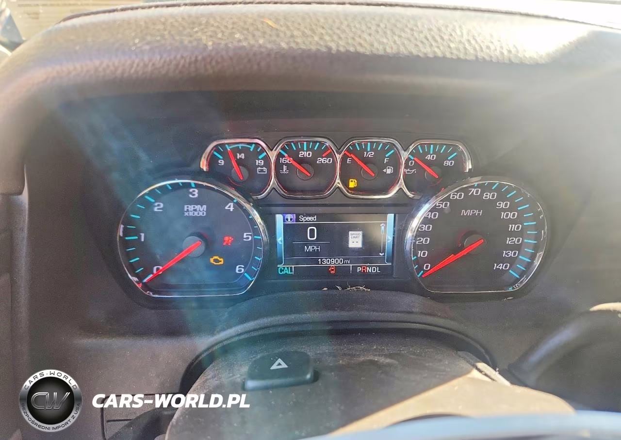2018 Chevrolet Suburban C1500 Lt VIN:1GNSCHKC2JR342589 - 9