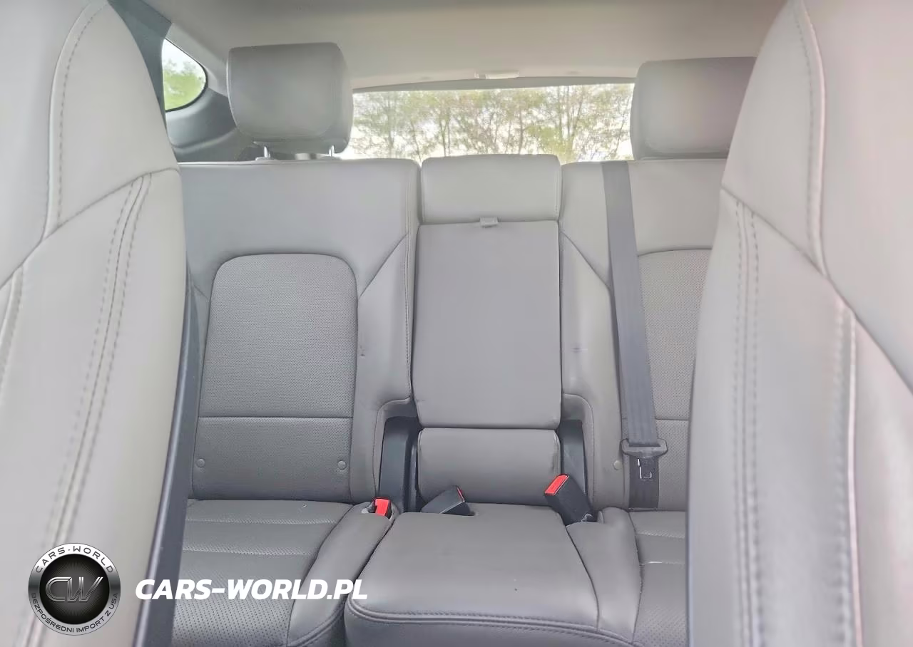2018 Hyundai Santa Fe Sport 2.4L VIN:5XYZUDLB3JG559585 - 10