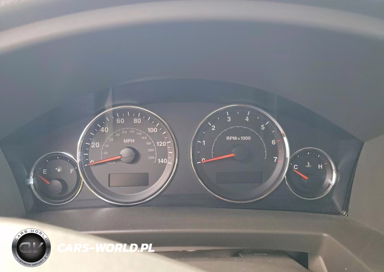2008 Jeep Commander Sport VIN:1J8HG48K88C215463 - 9