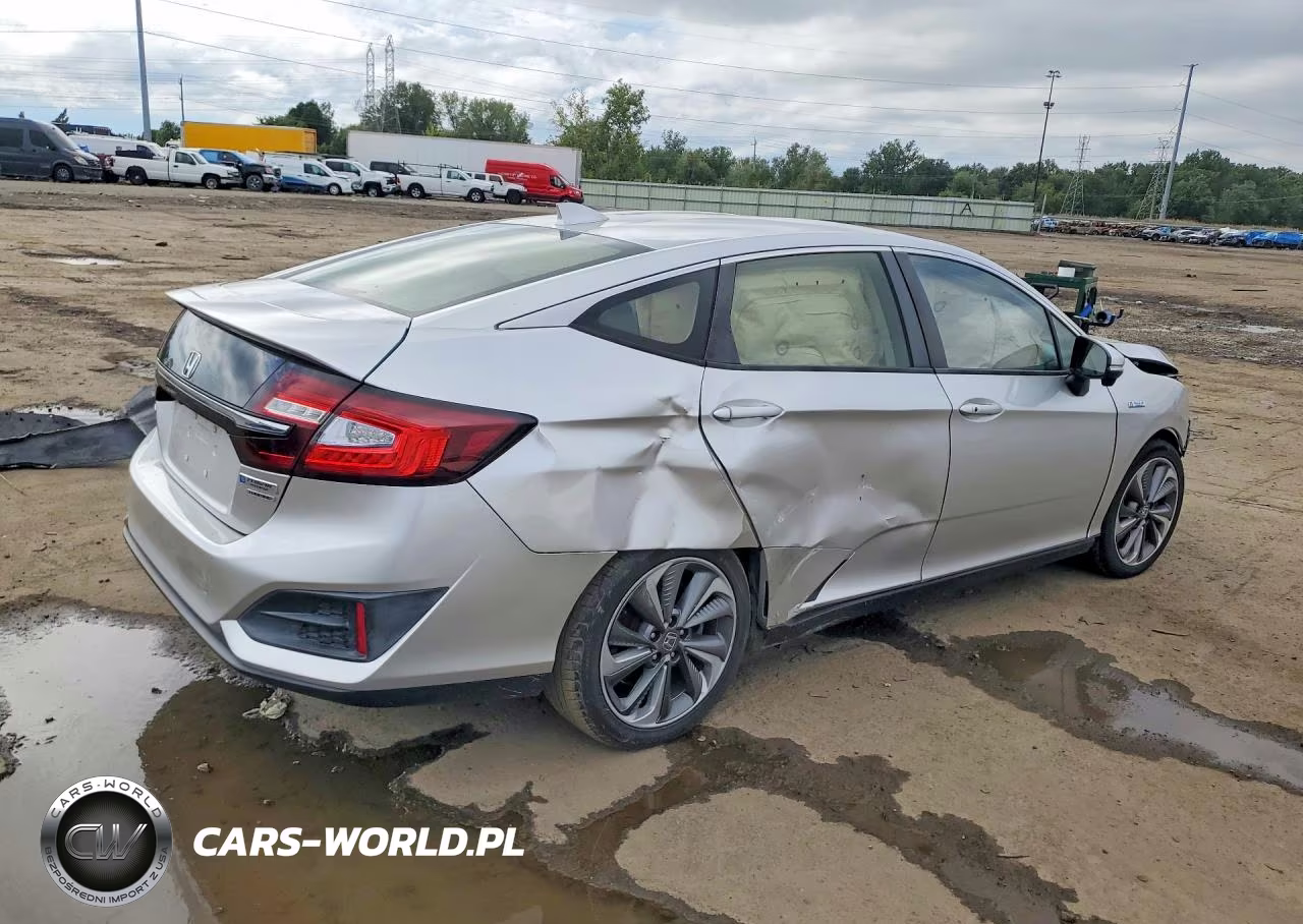 2018 Honda Clarity Touring VIN:JHMZC5F33JC011084 - 3