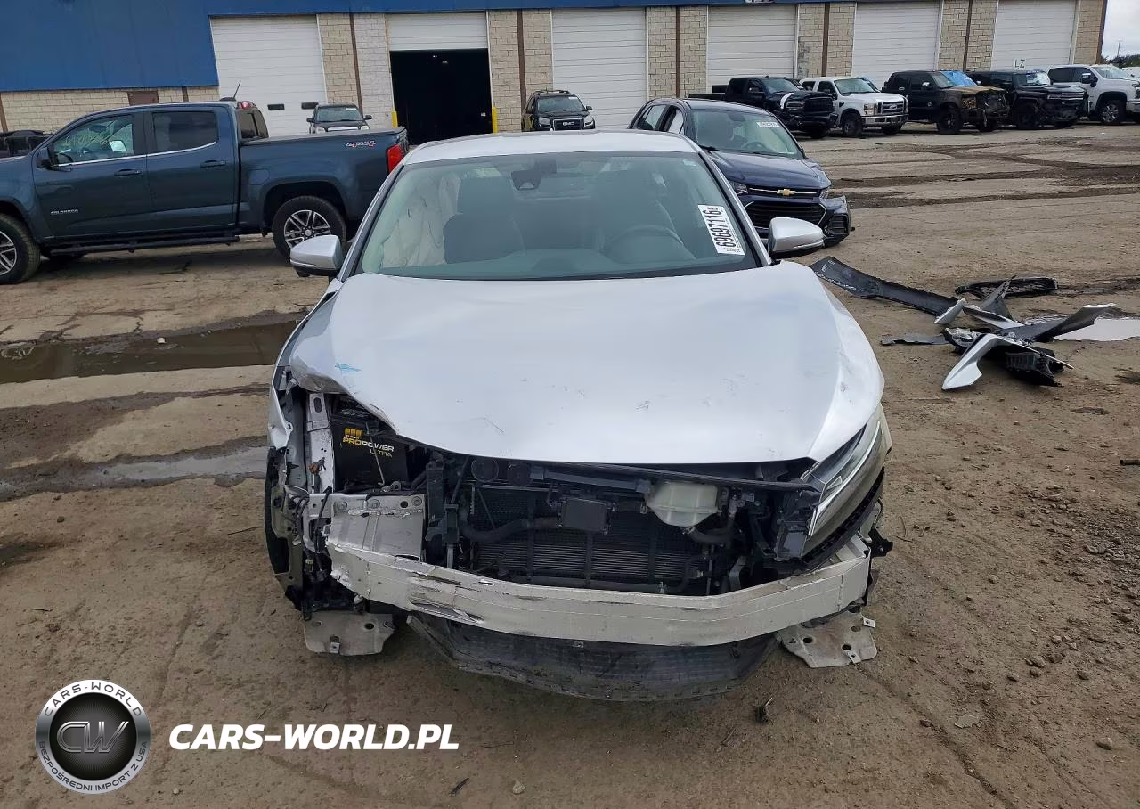 2018 Honda Clarity Touring VIN:JHMZC5F33JC011084 - 5