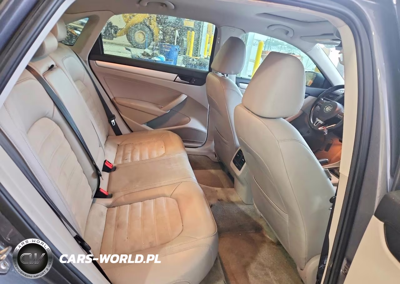 2015 Volkswagen Passat Sel VIN:1VWCV7A36FC064905 - 10