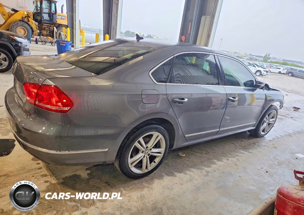 2015 Volkswagen Passat Sel VIN:1VWCV7A36FC064905 - 3