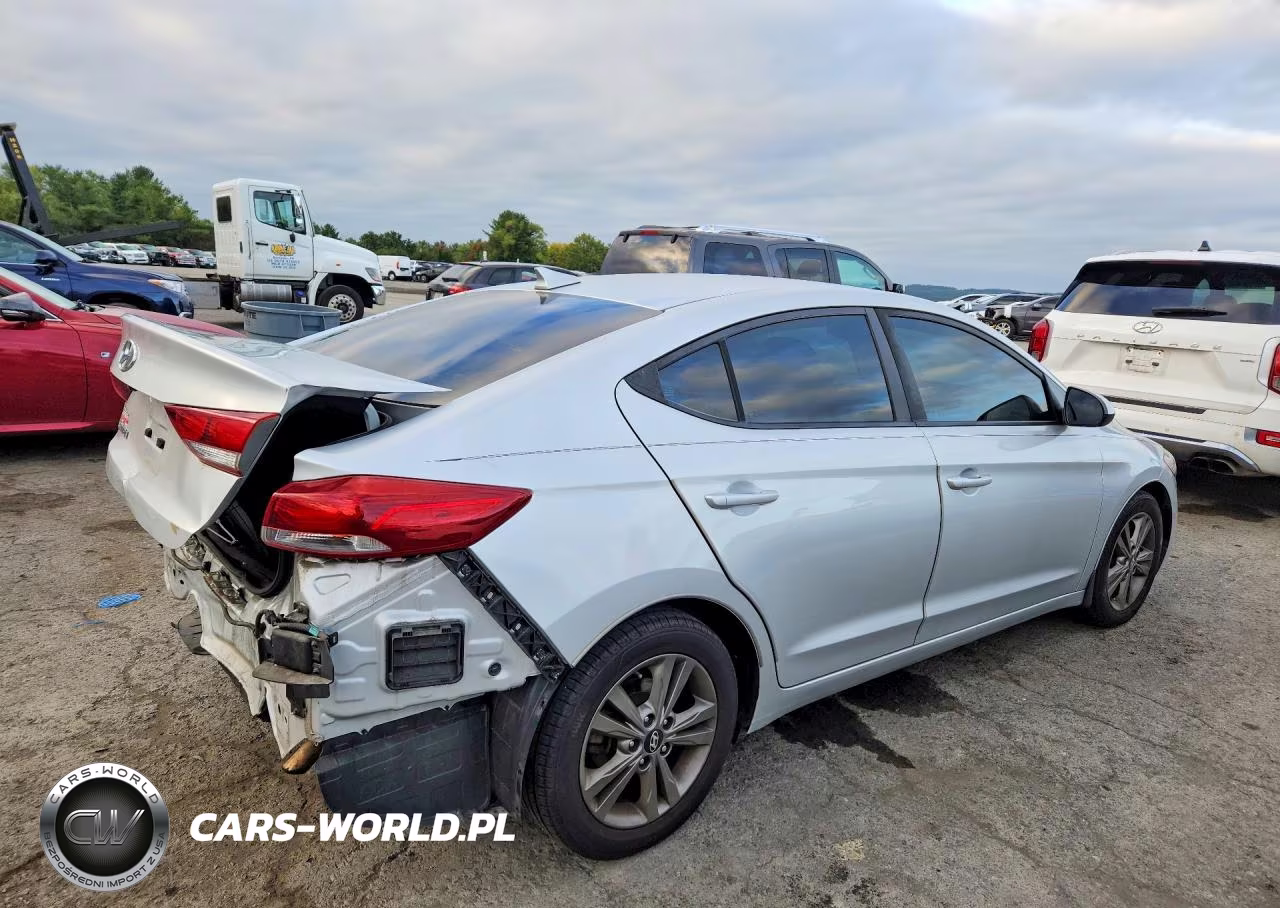 2018 Hyundai Elantra Sel VIN:5NPD84LF7JH286774 - 3