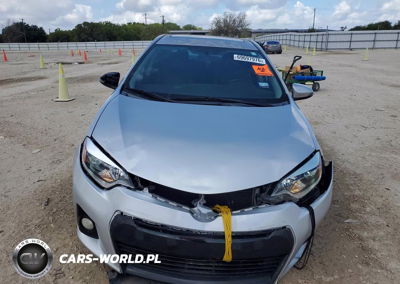 2015 Toyota Corolla S Plus VIN:5YFBURHE1FP346820 - 5