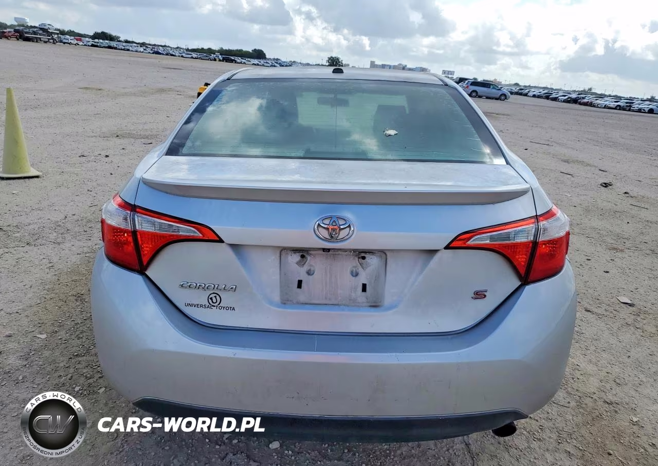2015 Toyota Corolla S Plus VIN:5YFBURHE1FP346820 - 6