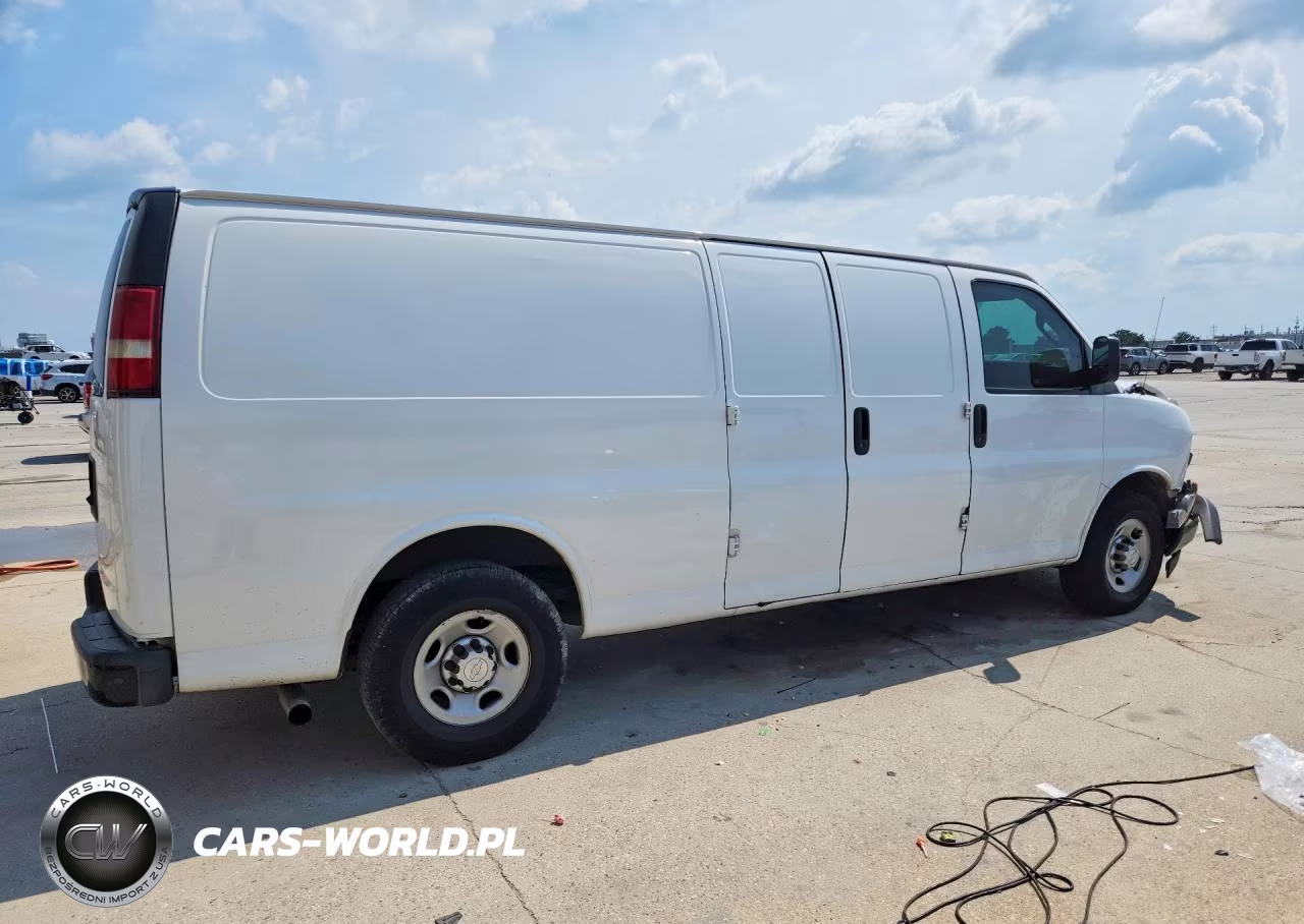 2018 Chevrolet Express G2500 Van VIN:1GCWGBFPXJ1238195 - 3