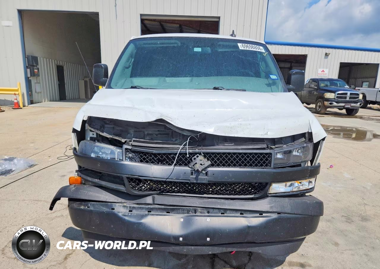 2018 Chevrolet Express G2500 Van VIN:1GCWGBFPXJ1238195 - 5