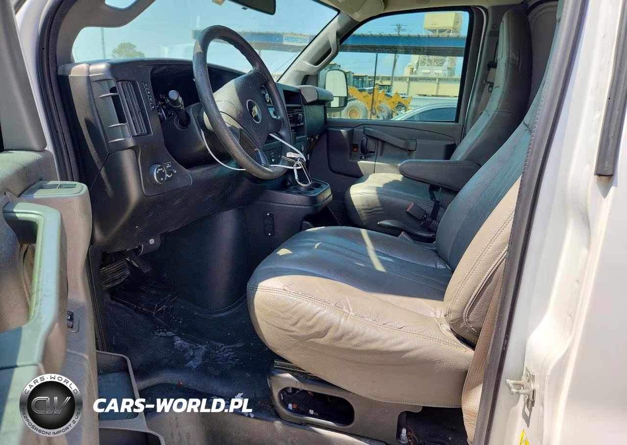 2018 Chevrolet Express G2500 Van VIN:1GCWGBFPXJ1238195 - 7