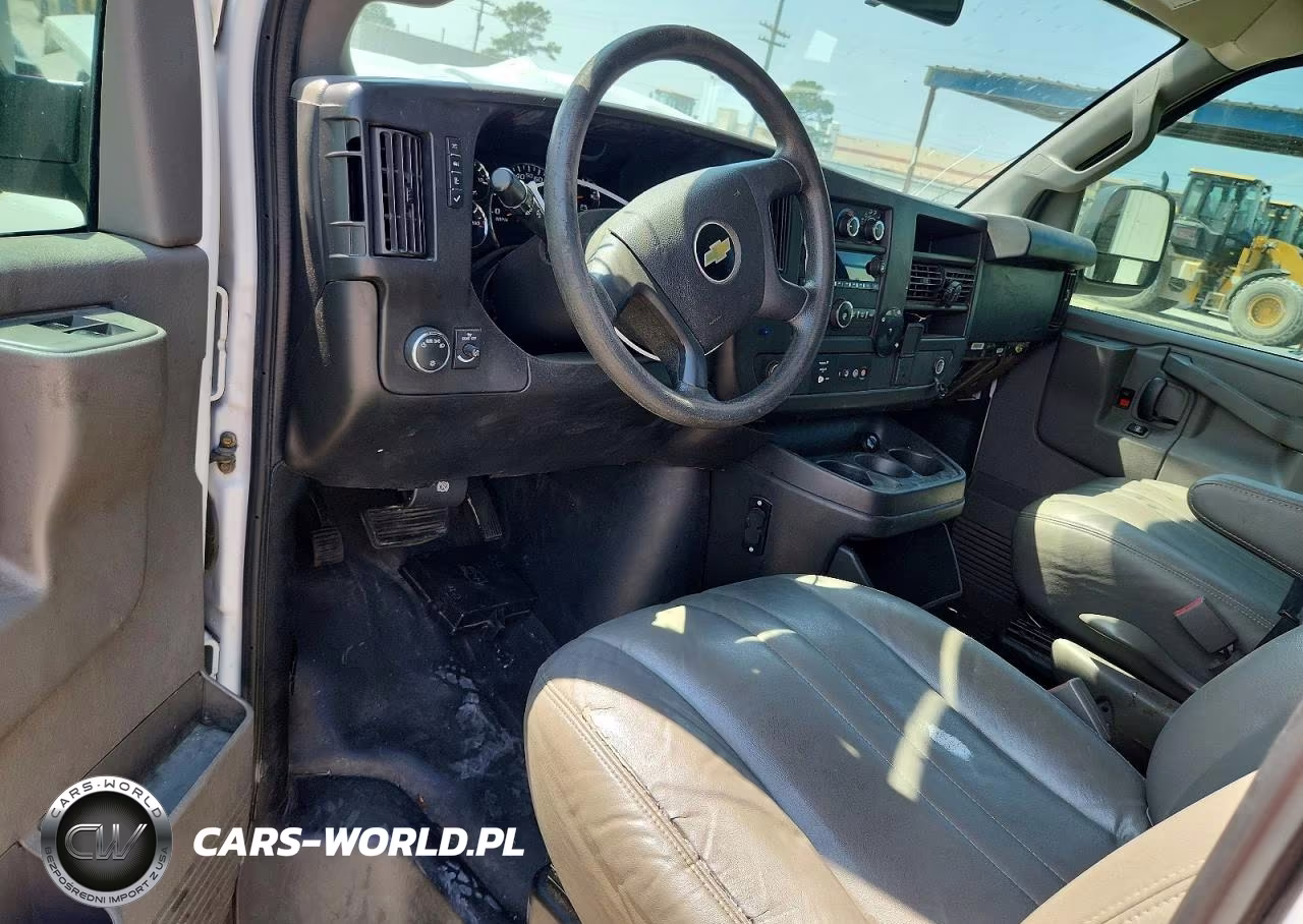2018 Chevrolet Express G2500 Van VIN:1GCWGBFPXJ1238195 - 8