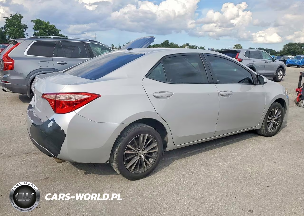 2018 Toyota Corolla Le VIN:2T1BURHE6JC969830 - 3