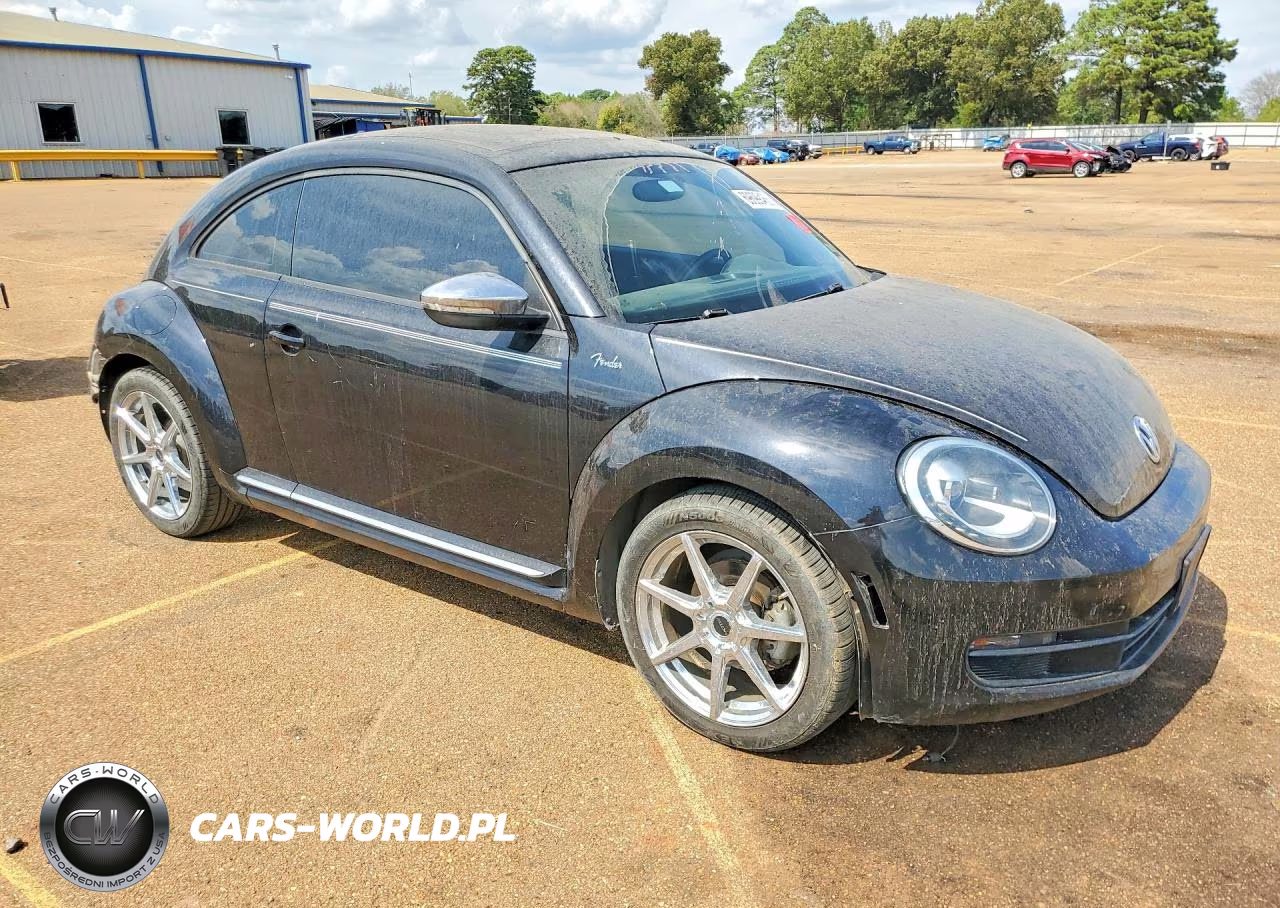 2013 Volkswagen Beetle VIN:3VWJX7AT9DM686315 - 4