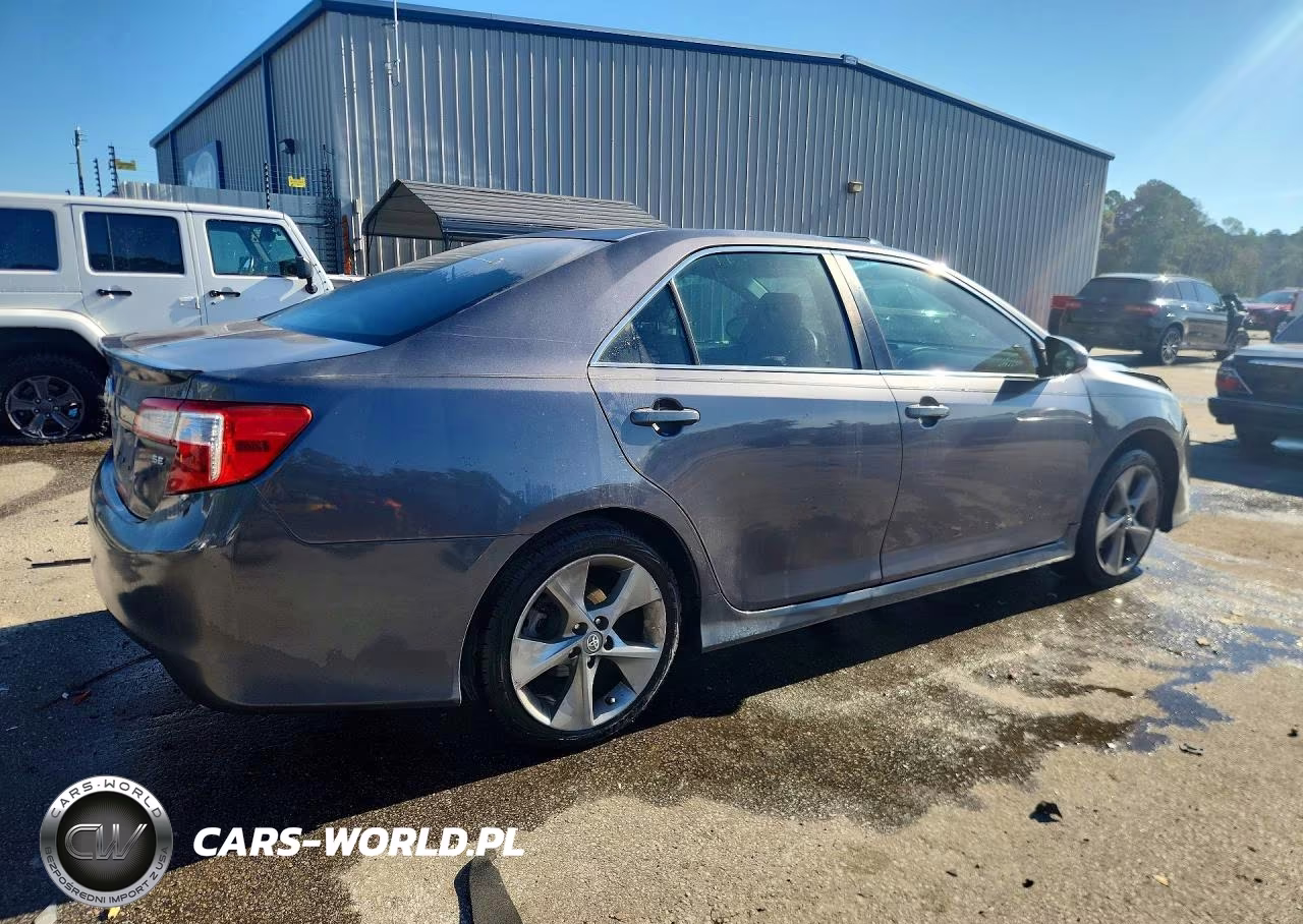 2014 Toyota Camry Se Sport VIN:4T1BF1FK8EU445894 - 3