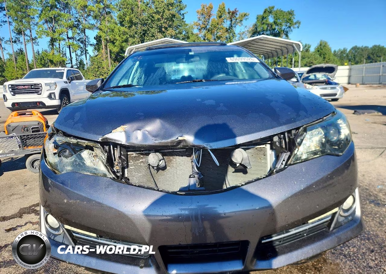 2014 Toyota Camry Se Sport VIN:4T1BF1FK8EU445894 - 5