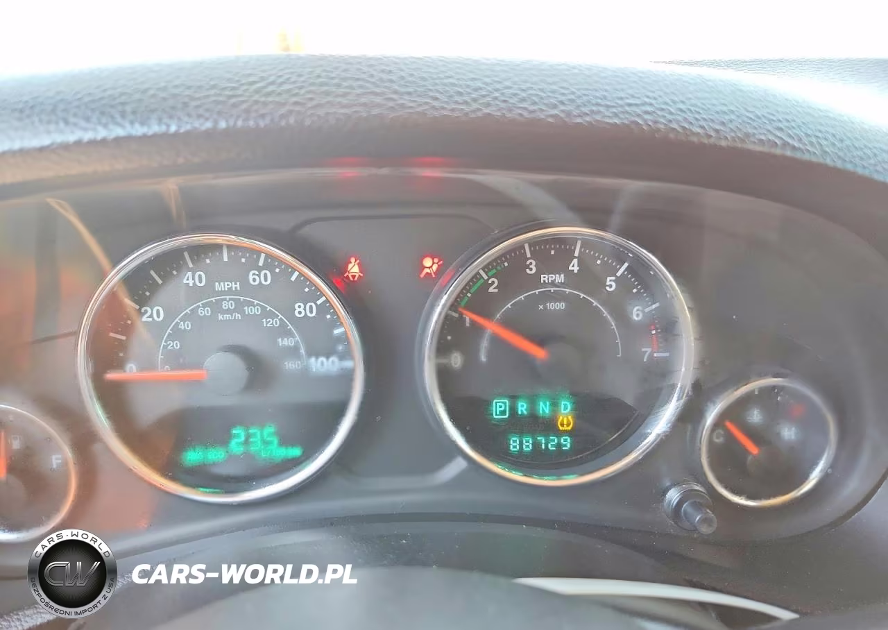 2014 Jeep Wrangler Unlimited Rubicon VIN:1C4HJWFGXEL246678 - 9