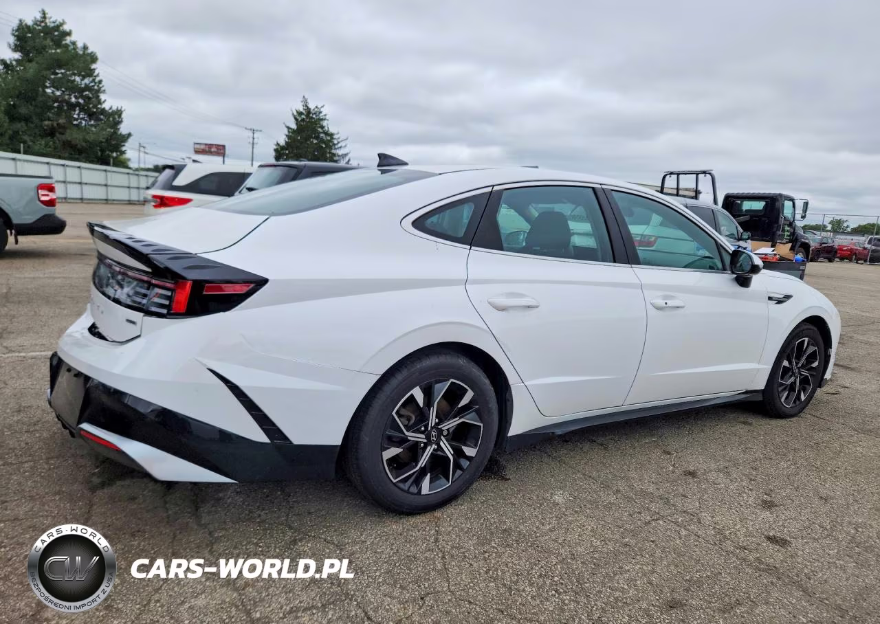 2025 Hyundai Sonata Sel VIN:KMHL64JA2SA434472 - 3