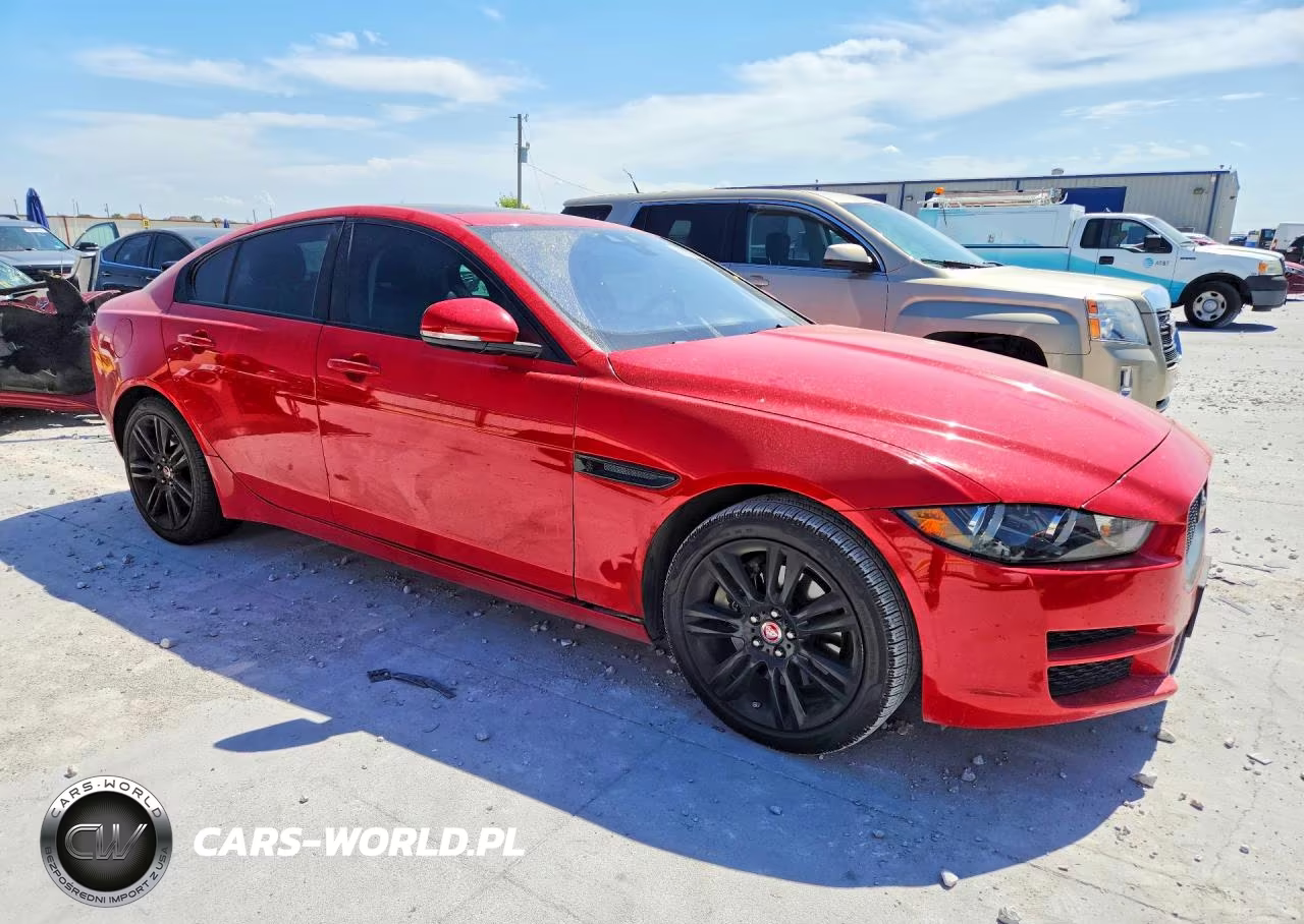 2018 Jaguar Xe Prestige VIN:SAJAE4FX9JCP41525 - 4