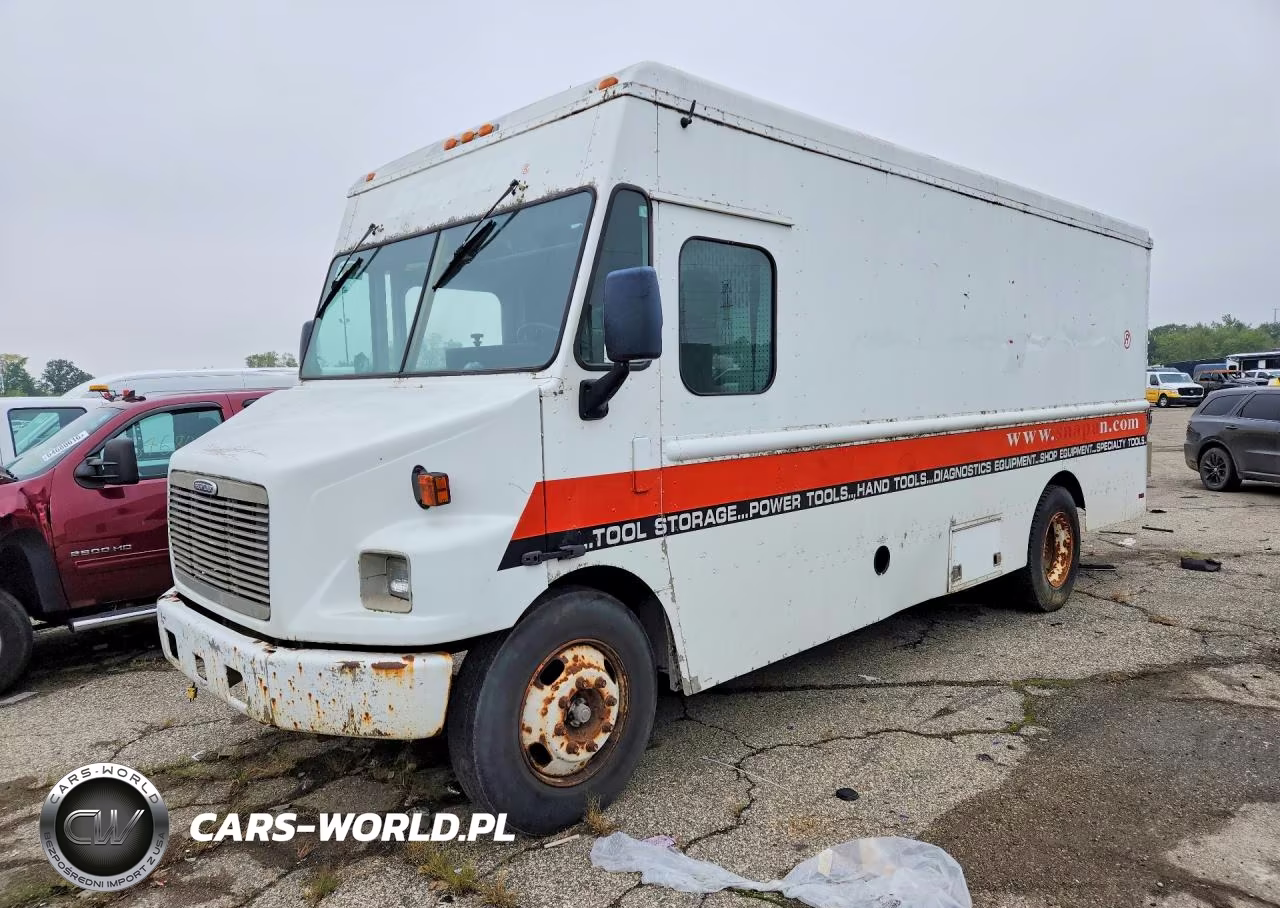 2001 Freightliner Chassis M Line Walk-In Van – zdjęcie 1 z 13