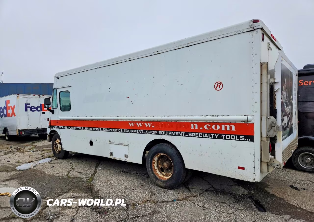 2001 Freightliner Chassis M Line Walk-In Van VIN:4UZAARBW11CH94951 - 2