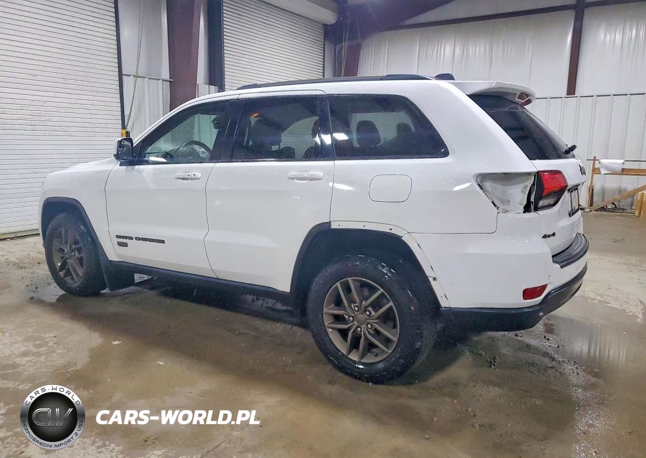 2017 Jeep Grand Cherokee Laredo VIN:1C4RJFAG2HC674163 - 2