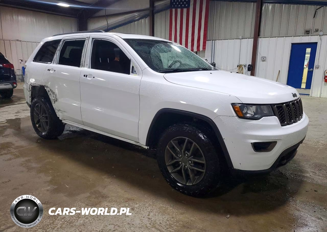 2017 Jeep Grand Cherokee Laredo VIN:1C4RJFAG2HC674163 - 4