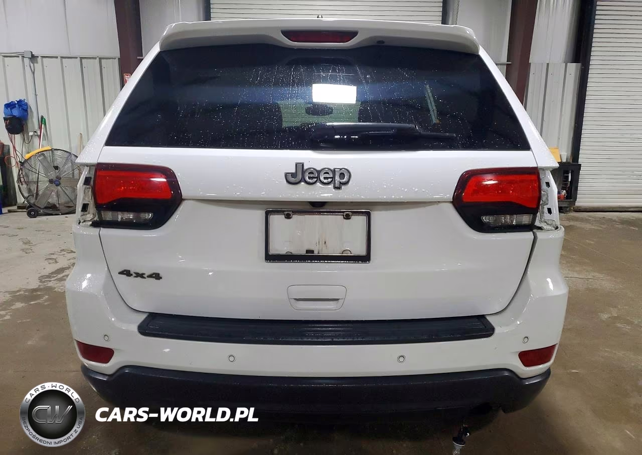 2017 Jeep Grand Cherokee Laredo VIN:1C4RJFAG2HC674163 - 6