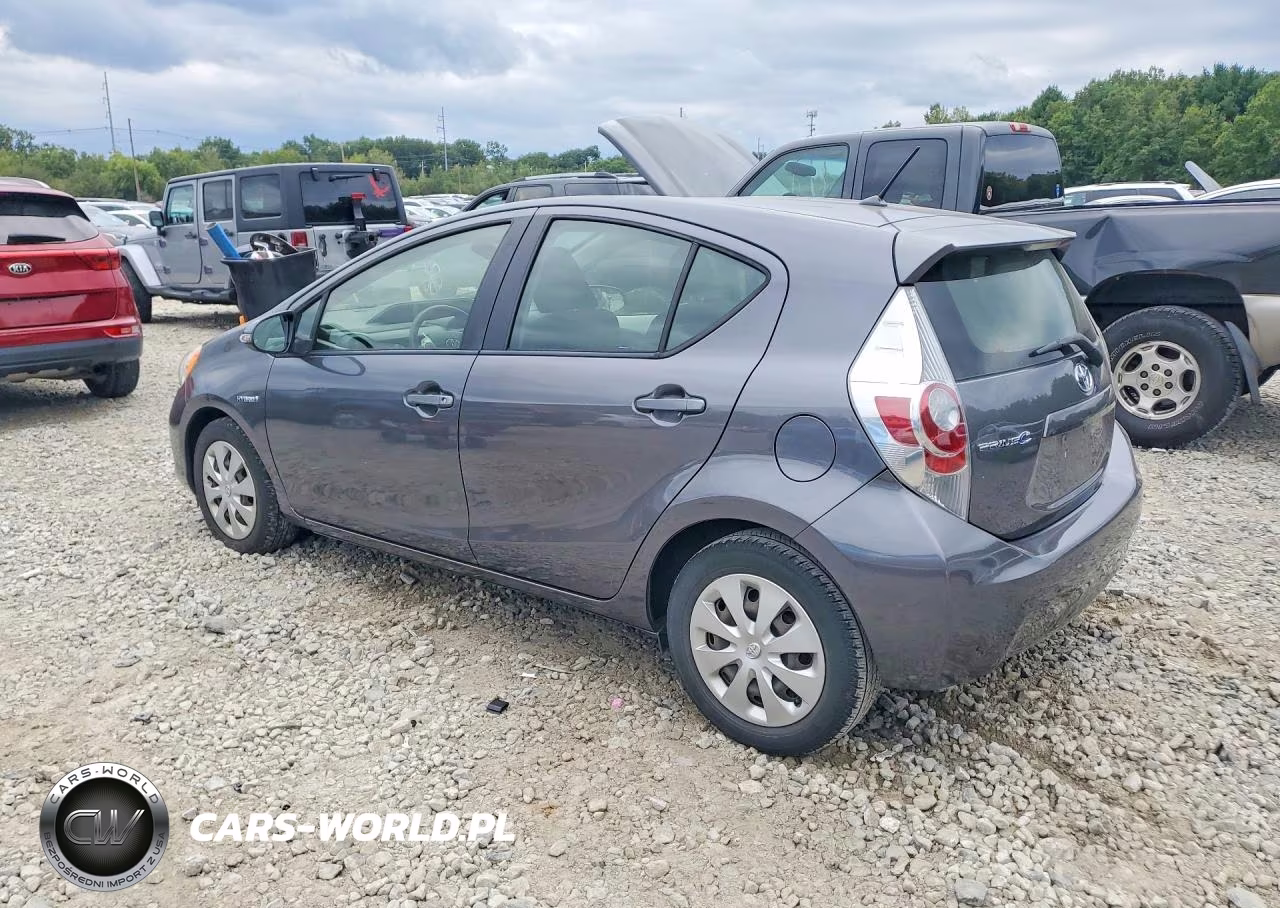 2014 Toyota Prius C Two VIN:JTDKDTB39E1572479 - 2