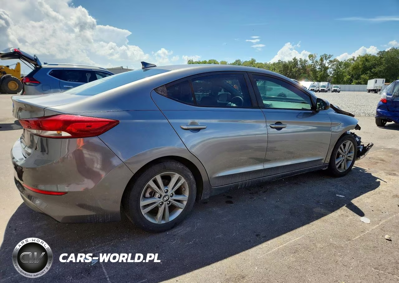 2018 Hyundai Elantra Sel VIN:5NPD84LF0JH283893 - 3