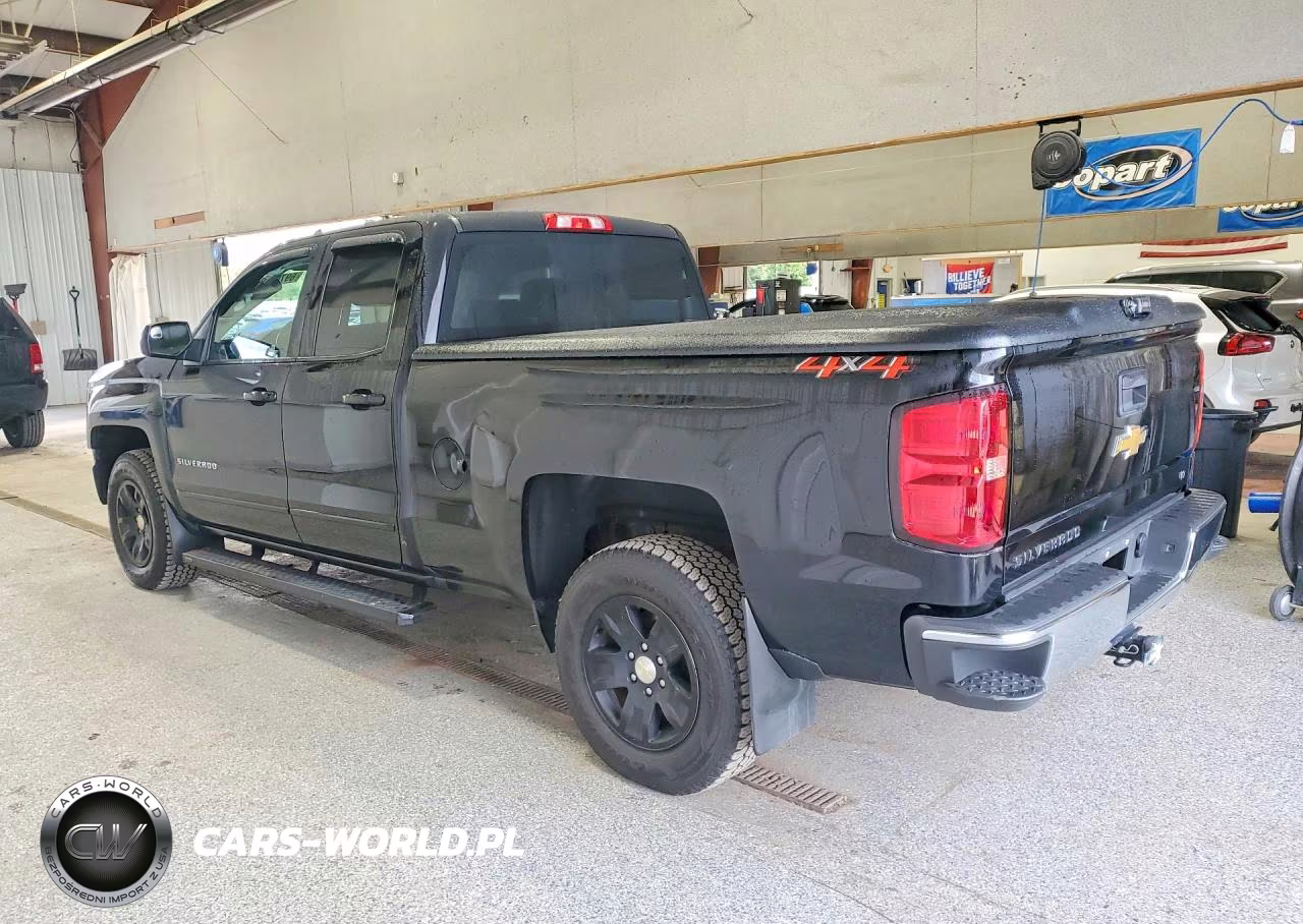 2018 Chevrolet Silverado K1500 Lt VIN:1GCVKREC2JZ142418 - 2
