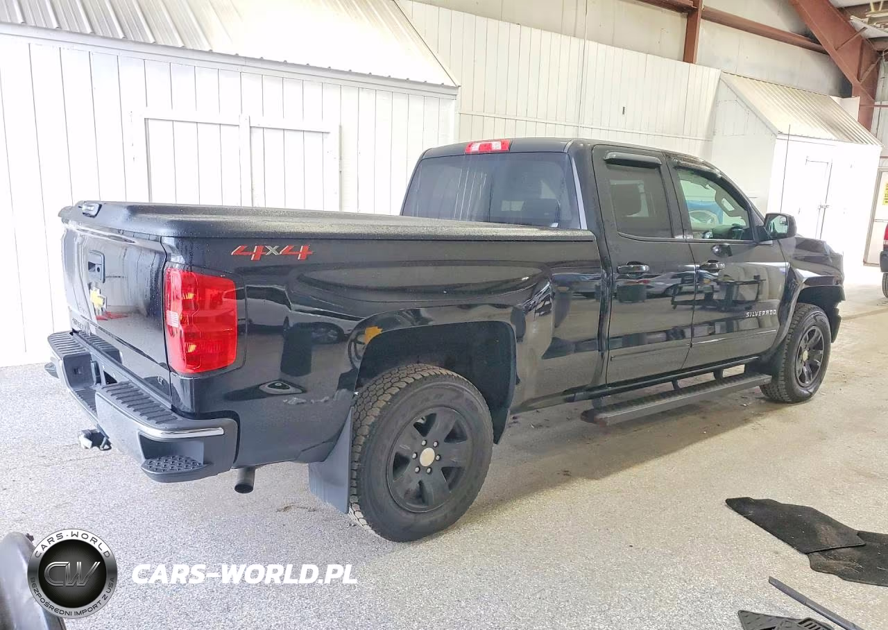 2018 Chevrolet Silverado K1500 Lt VIN:1GCVKREC2JZ142418 - 3