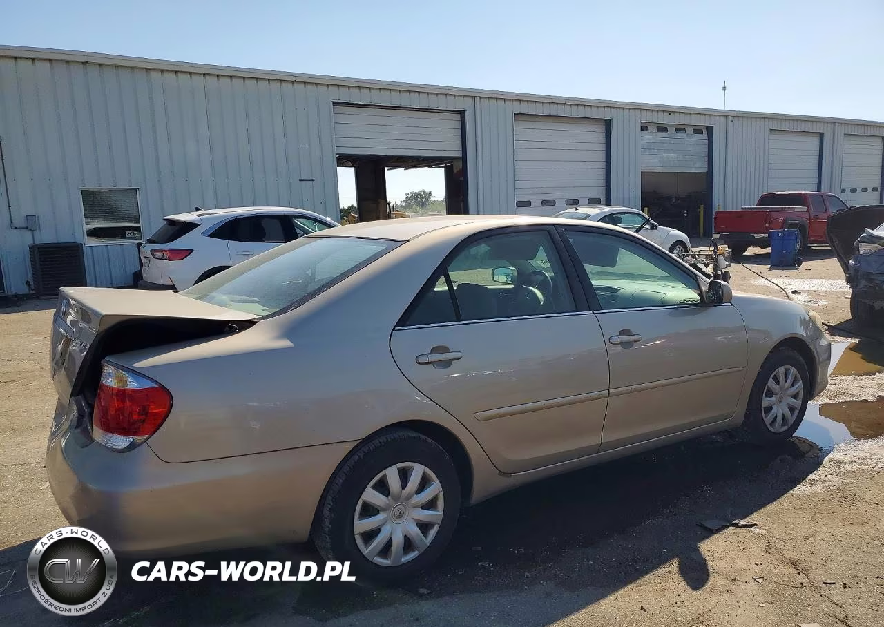 2005 Toyota Camry Le VIN:4T1BE30KX5U023598 - 3