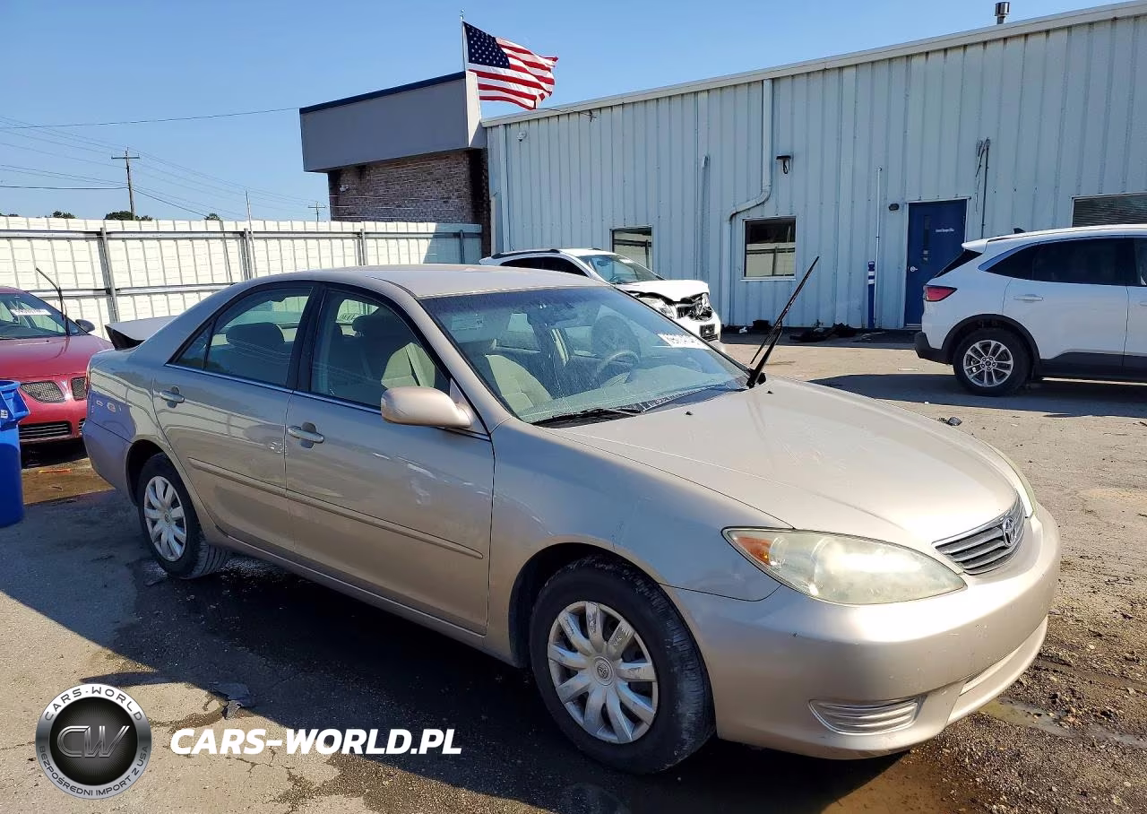 2005 Toyota Camry Le VIN:4T1BE30KX5U023598 - 4