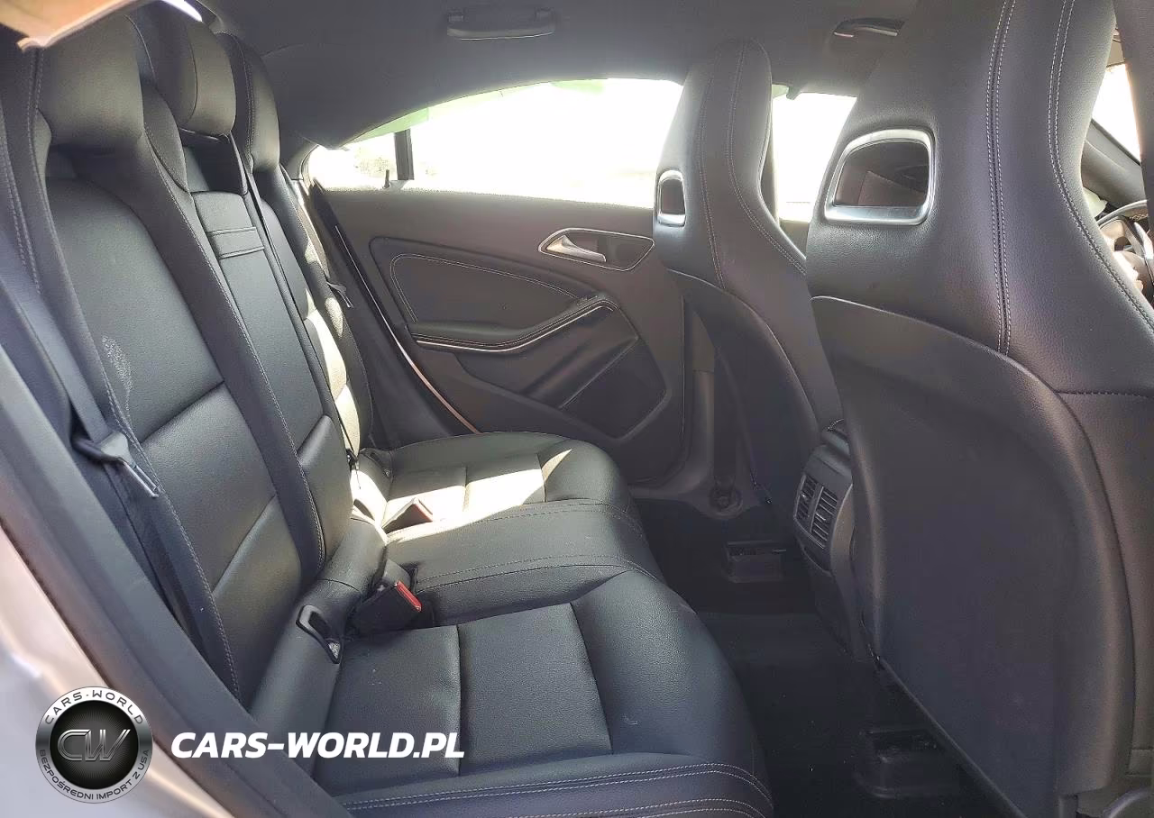 2018 Mercedes-Benz Cla 250 VIN:WDDSJ4EB1JN513260 - 10