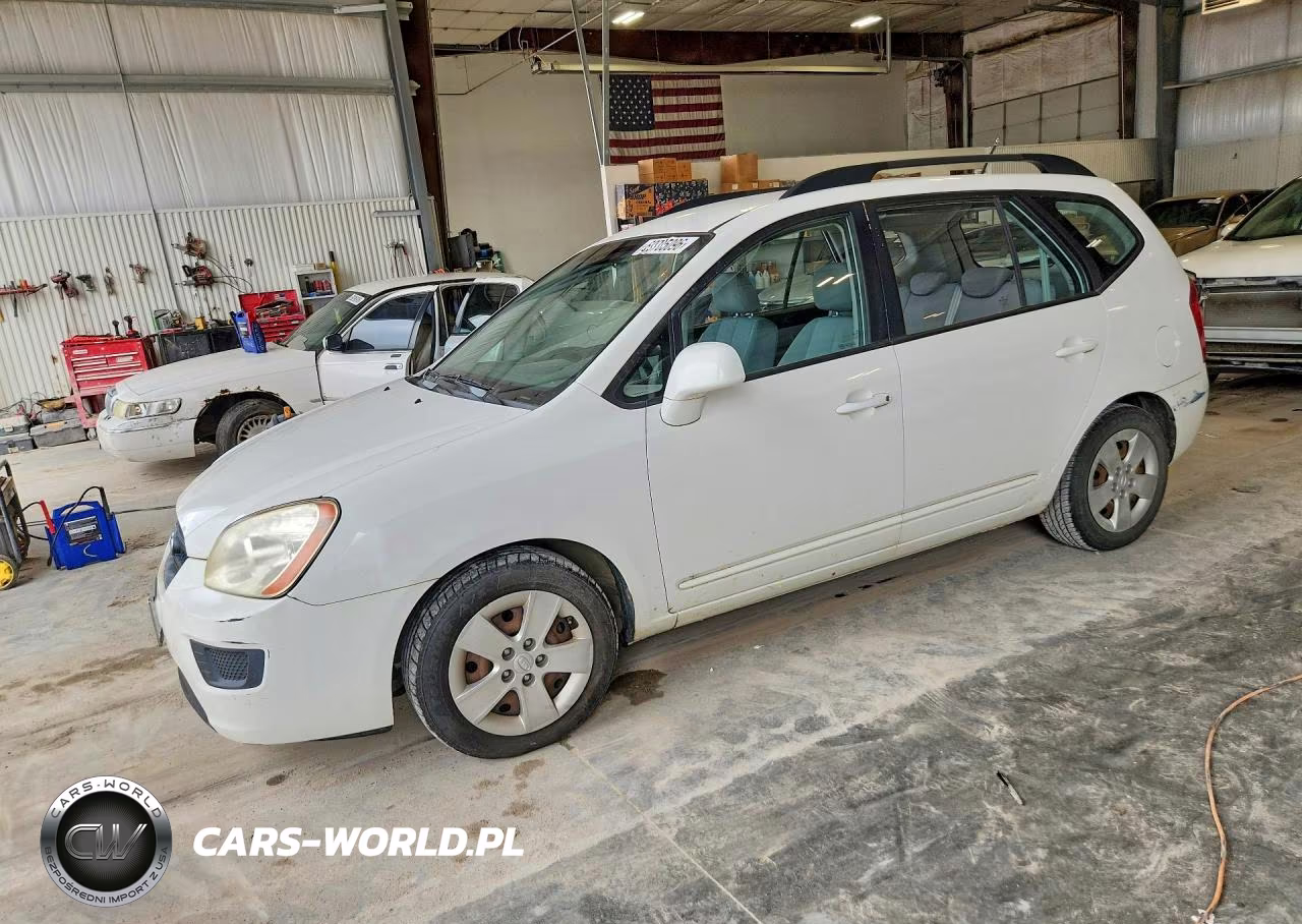 2009 Kia Rondo Base