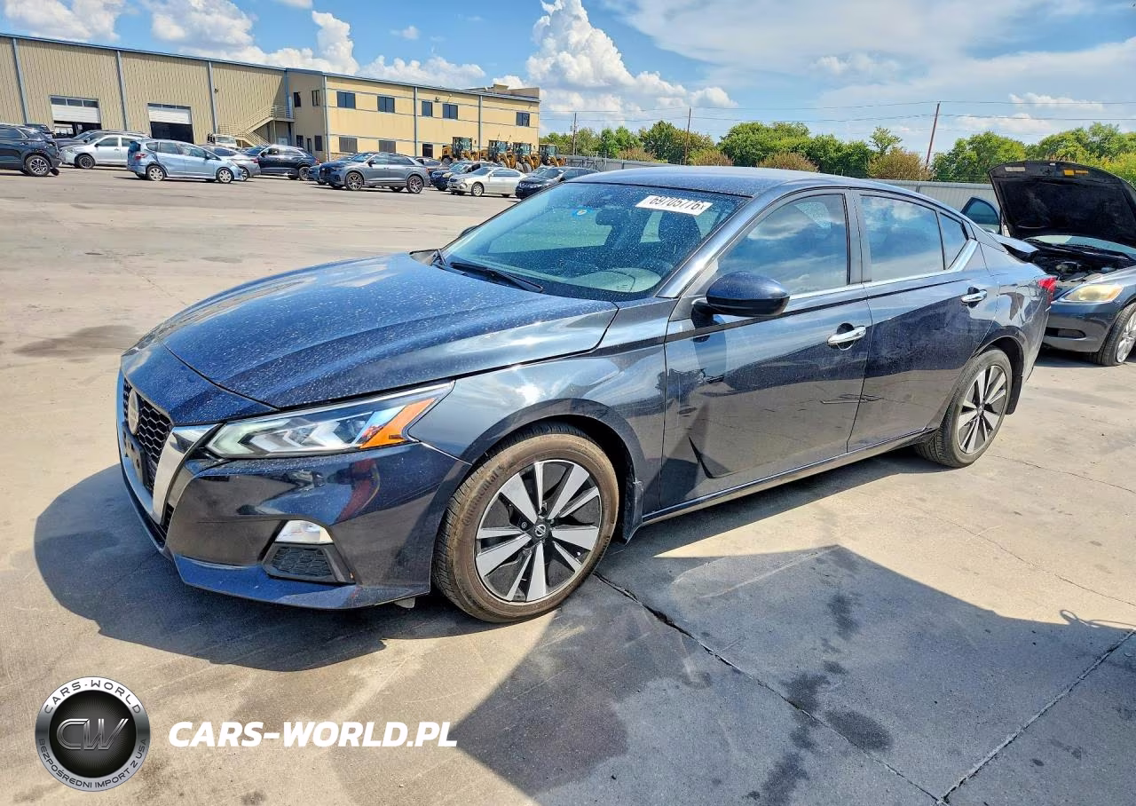 2022 Nissan Altima Sv
