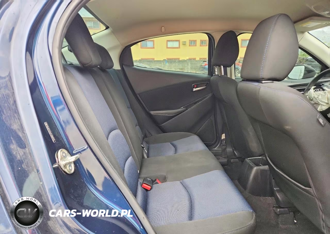 2018 Toyota Yaris Ia Base VIN:3MYDLBYV4JY309175 - 10