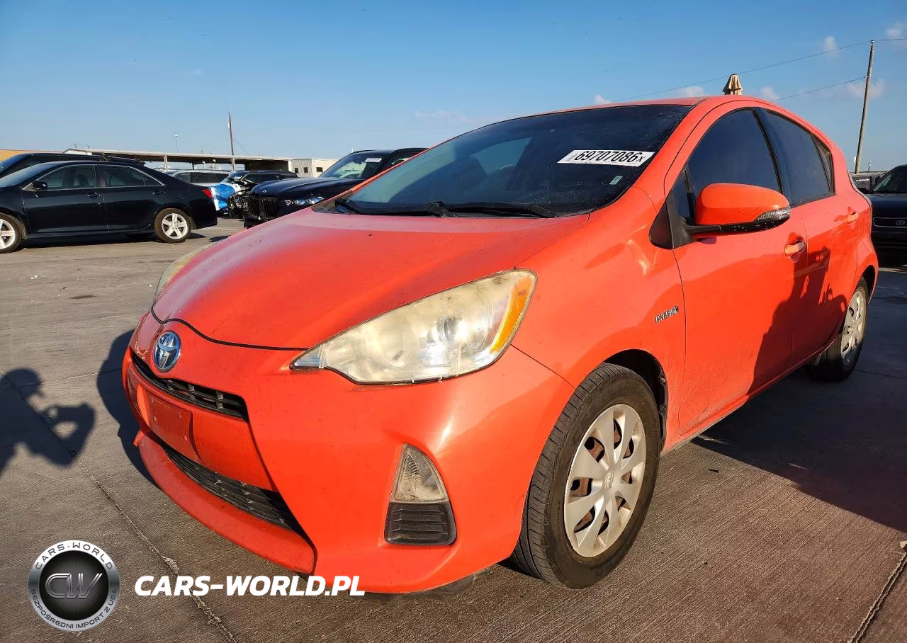 2014 Toyota Prius C Two